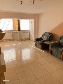 Apartament renovat semimobilat
