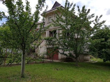 Casa + teren de vanzare