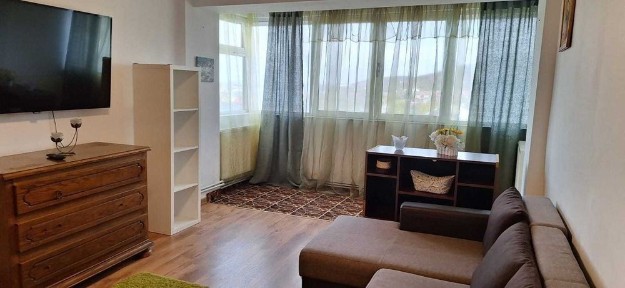 Apartament 3 camere de inchiriat