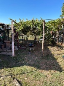 Vând casă in Podari in zonă excelentă