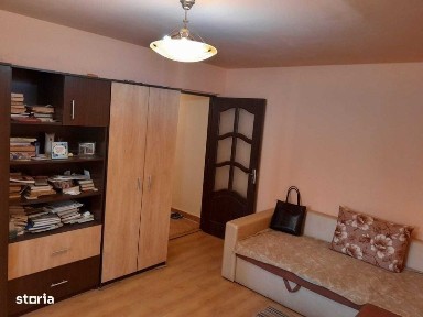 Proprietar, vand apartament ORAVITA 2 cam Zona Garii bl F 9 etaj 1