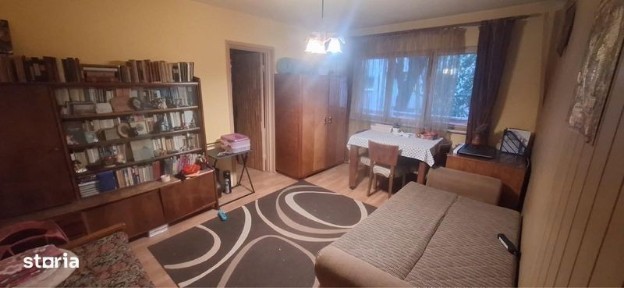 Vand apartament cu 3 camere