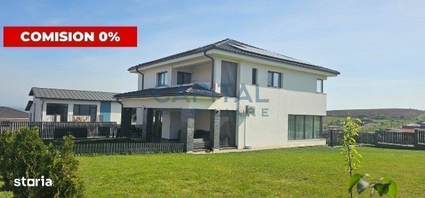 Casa ultrafinisata, garaj, panouri fotovoltaice