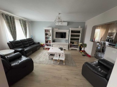 CASA 3 CAMERE in Loc. Valu lui Traian - Partea Dreapta (zona Penny)