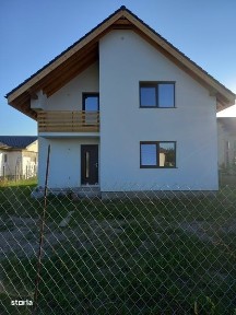 Vand casa in Mihai Viteazu!