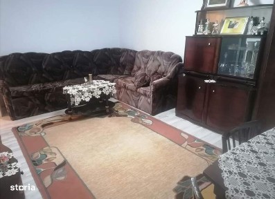 Închiriez apartament cu 3 camere