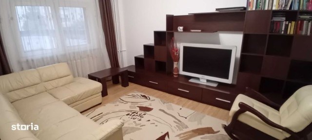 Inchiriez apartament 3 camere Carpatilor Brasov pe termen lung