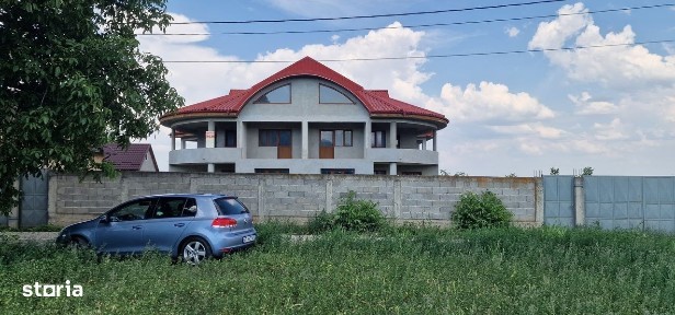 Proprietate generoasa cu 1860 mp teren