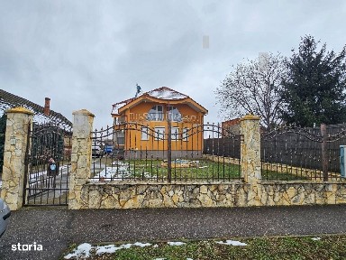 Casă cu teren generos și dublu front stradal, Str. Matei Corvin