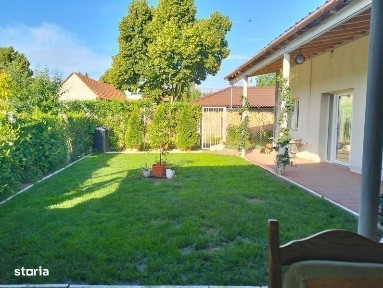 Vand sau Inchiriez: Casa 2 camere, spatioasa si luminata, langa oras.