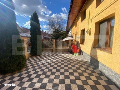 Casa Ultracentrala la Pret de Apartament - 3 camere 100 mp + curte