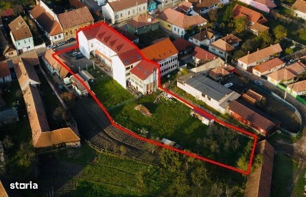 De vânzare complex de clădiri în Baraolt