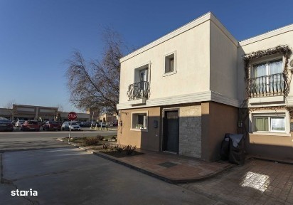 Vila 4 camere Cosmopolis Strip Mall