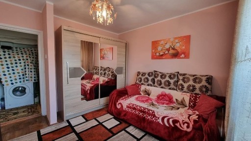 Apartament 3 camere Onesti, decomandat, izolat.