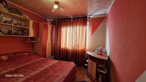 Apartament 3 camere Onesti. Pret 39.500 euro.