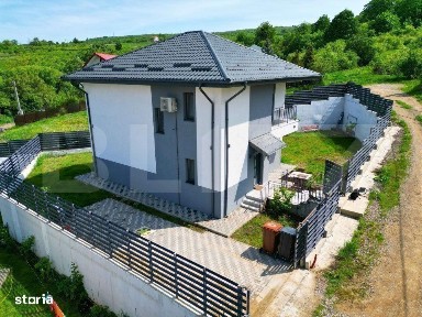 Casa, 4 camere, 100 mp utili, 390 mp teren, zona Bucium