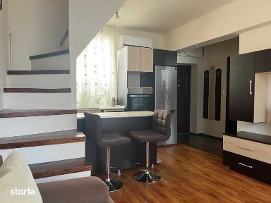 Vand apartament cu 3 camere tip penthouse