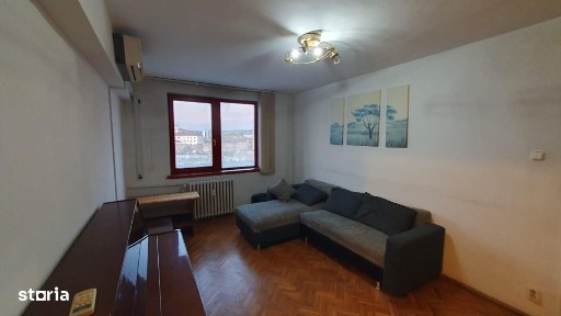Apartament 3 camere de vanzare