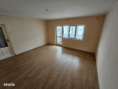 Apartament 3 camere et1/3 Campineanca Zona Centru Profi