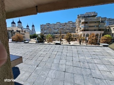 Stefan cel Mare, inchiriez ap 3 camere decomandat+terasa +loc parcare