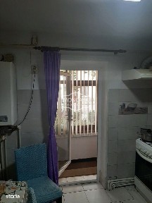 Vand apartament la strada principala,parter