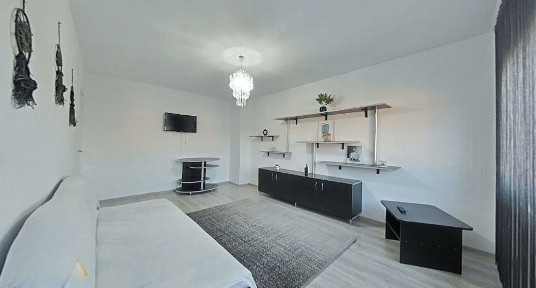 Inchiriez ap.3 camere zona Alfa