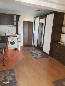 Închiriez ap 2 camere plus living 70 mp zona 