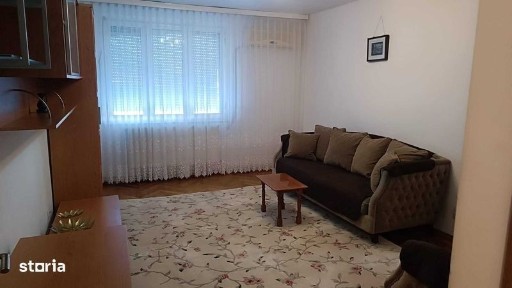 Inchiriez apartament cu 3 camere, ultracentral, mobilat