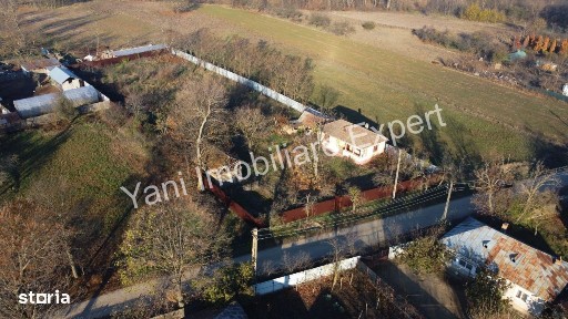 Casă + teren de vânzare în comuna Bârla, sat Urlueni, Județ Argeș.