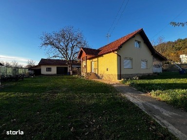 Casă individuală de vânzare Ilba, 27 ari teren,zonă pitorească