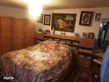 Casa 2 corpuri in zona Iosia