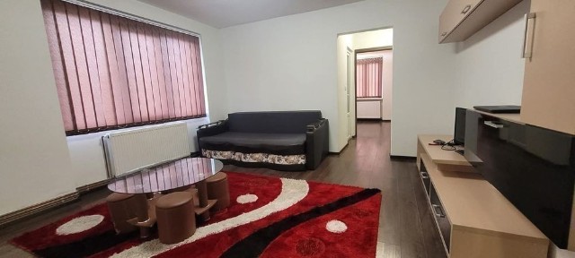 Apartament 2 camere Onesti, zona centrala. 45.000 euro.