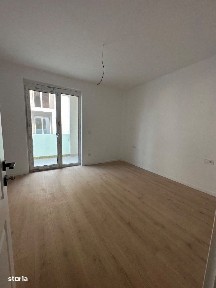 Apartament 3 camere, bloc nou, strada Zăvoaie