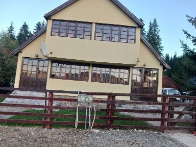 Vinzare Cabana duplex in Luncile Prigoanei domeniul schiabil Sureanu