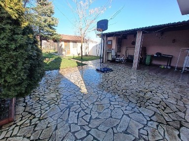 VILA dubla cu 2 intrari,Ovidiu centru,230mp utili,teren 636m,garaj 30m