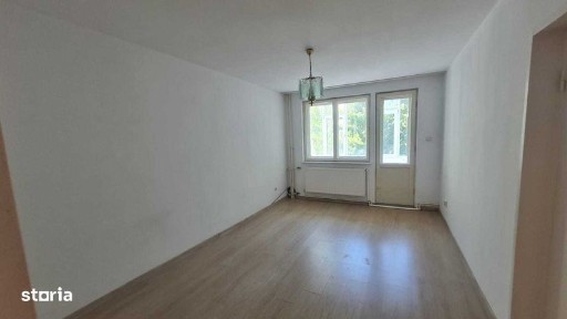 Vand apt.2 camere semidecomandat,etaj 1, City Mall, 85000 euro.