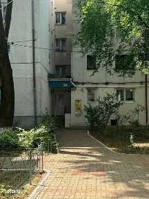 apartament cu trei camere