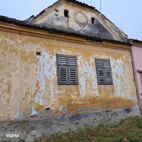 Casa se locuit cu pivnita, garaj si sura sa casa de vara la vanzare