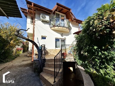 Casa tip duplex cu 6 camere, zona Republicii