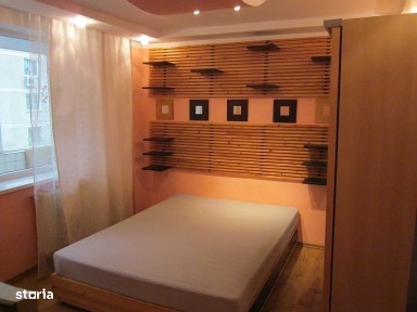 Vand apartament cu 4 camere