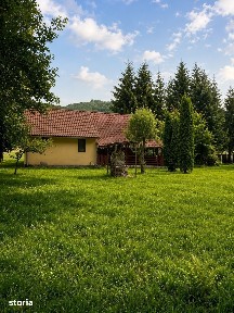 Casă de vacanță in Câmpu Cetății,teren 2.400 mp, lângă râu și pădure