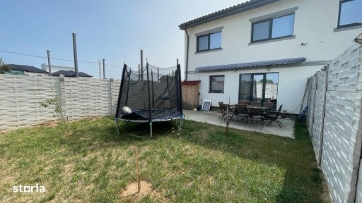 Casa 1/2 duplex cu 5 camere si toate utilitatile in zona Damila
