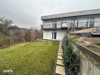 Casa de vanzare cu 7 camere, 260 mp, zona Aquapark Nymphaea