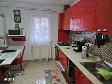 Se inchiriaza Apartament 4 camere decomandat, 2 bai