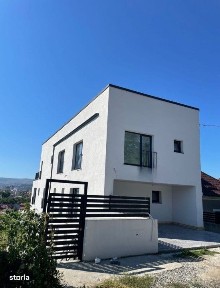 Casa tip duplex, Dambul Rotund, cu view superb