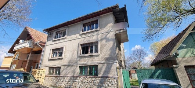 Casa P+2 cu 2 spatii comerciale la parter, in Sebes