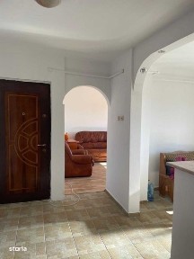Vanzare apartament 3 camere, decomandat, Micro 12