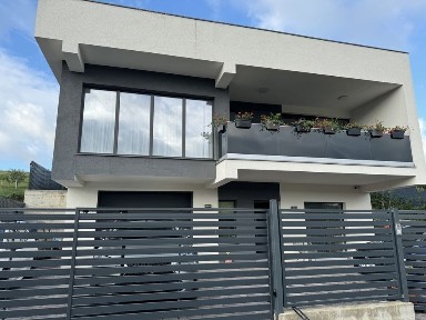 Vand casa individuala cu piscina, Valea Seaca ( Popesti)