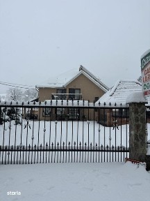 Casa Larisa Revelion si Craciun
