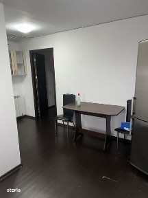 Închiriez garsoniera